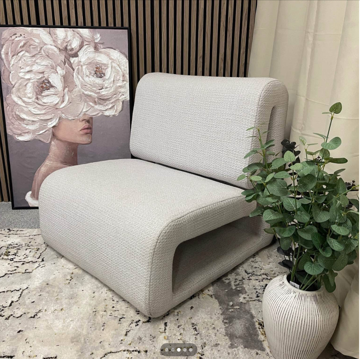 Accent Chair/Lounge Chair