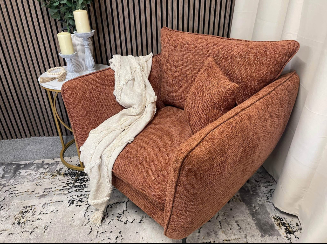 Armchair/Snuggle Chair