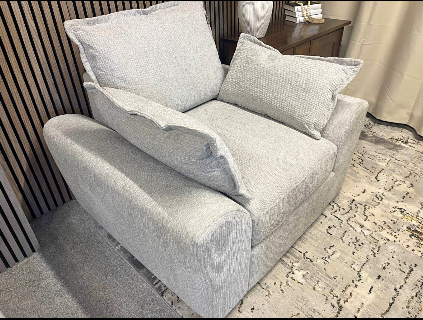 Armchair/Snuggle Chair