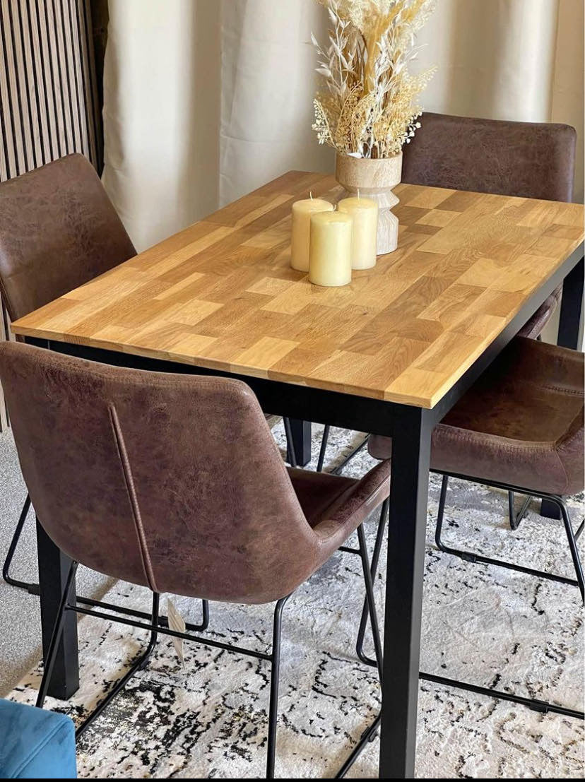 Dining table and 4 chairs