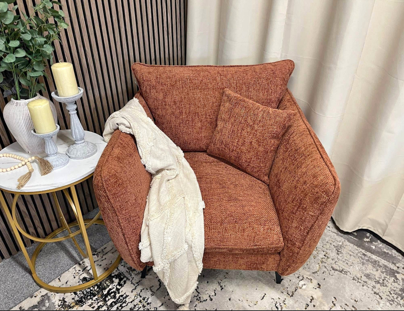 Armchair/Snuggle Chair