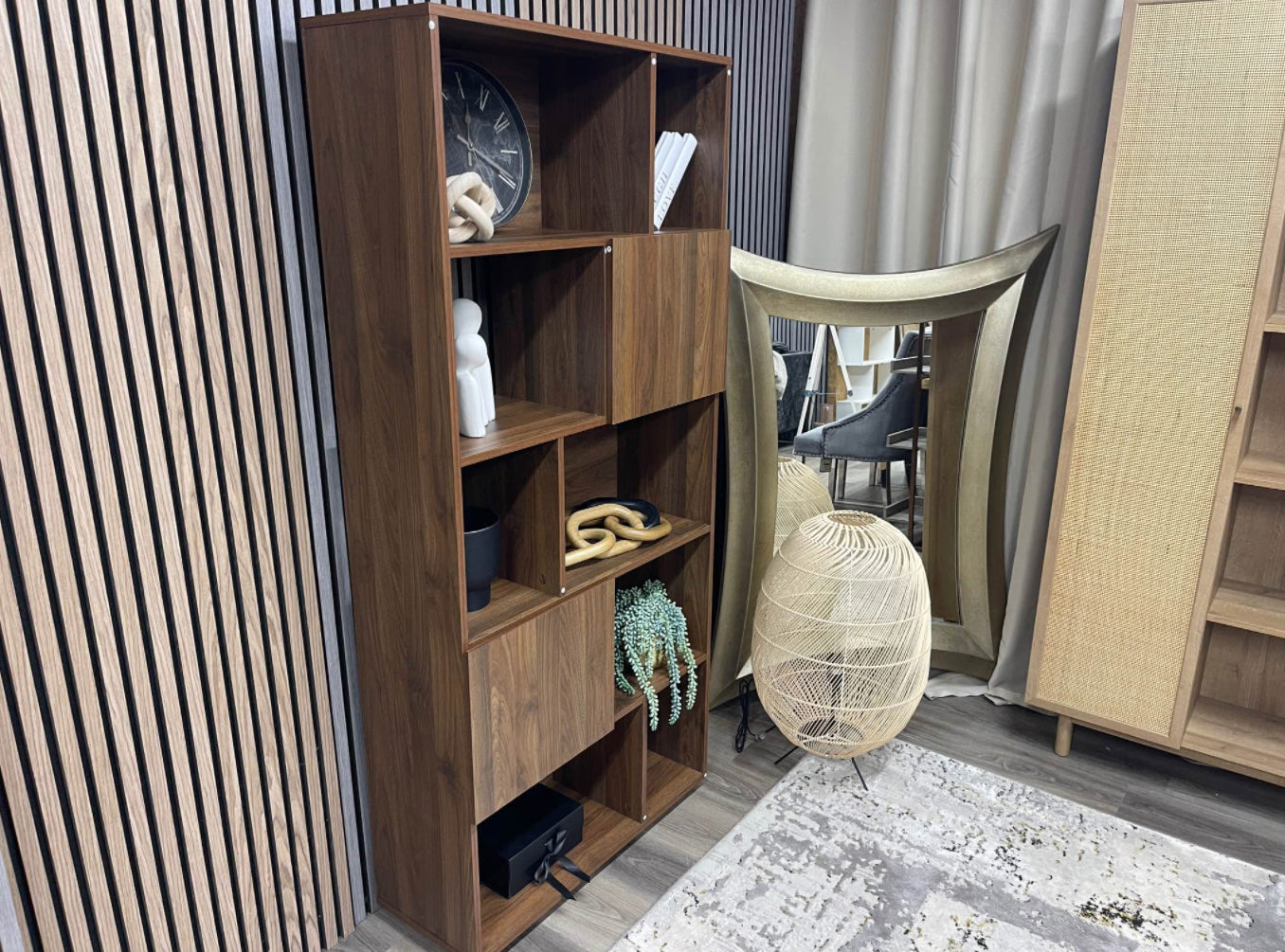 Bookshelf/Shelving Unit