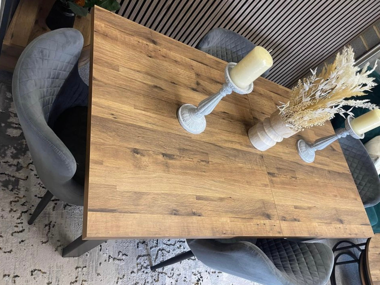 Next Bronx Dining Table