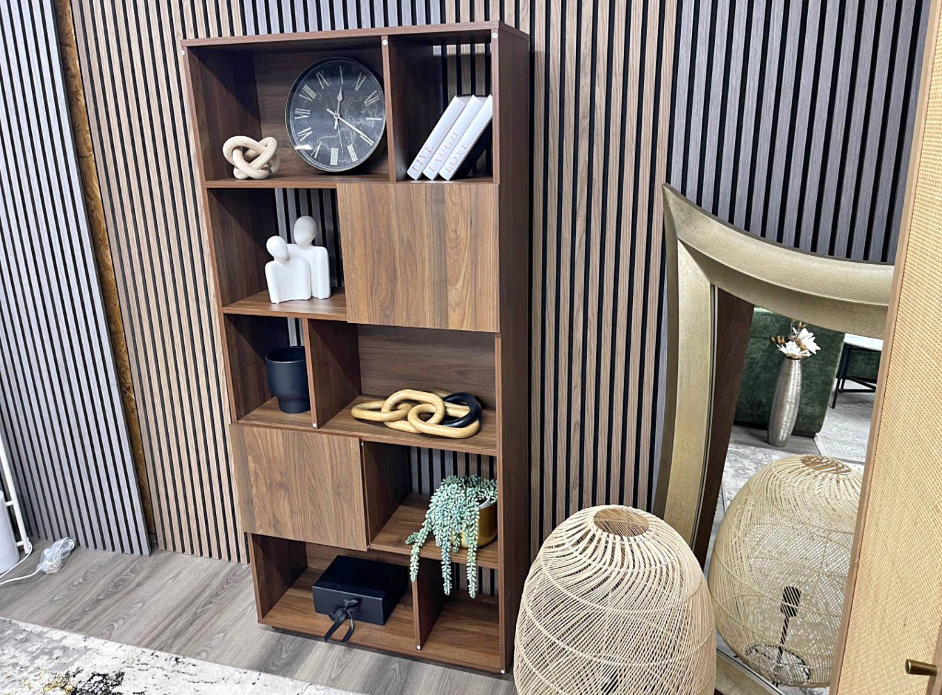 Bookshelf/Shelving Unit