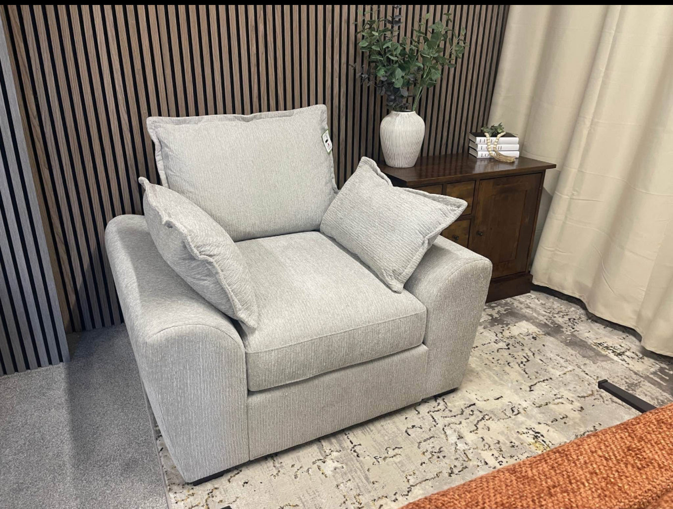 Armchair/Snuggle Chair