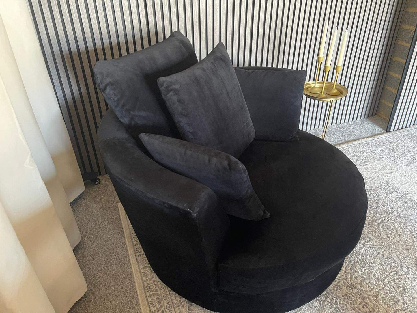 Cuddle/Snuggle chair