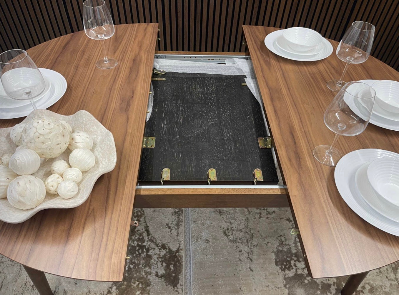 Montreux Round Wooden Extendable Dining Table