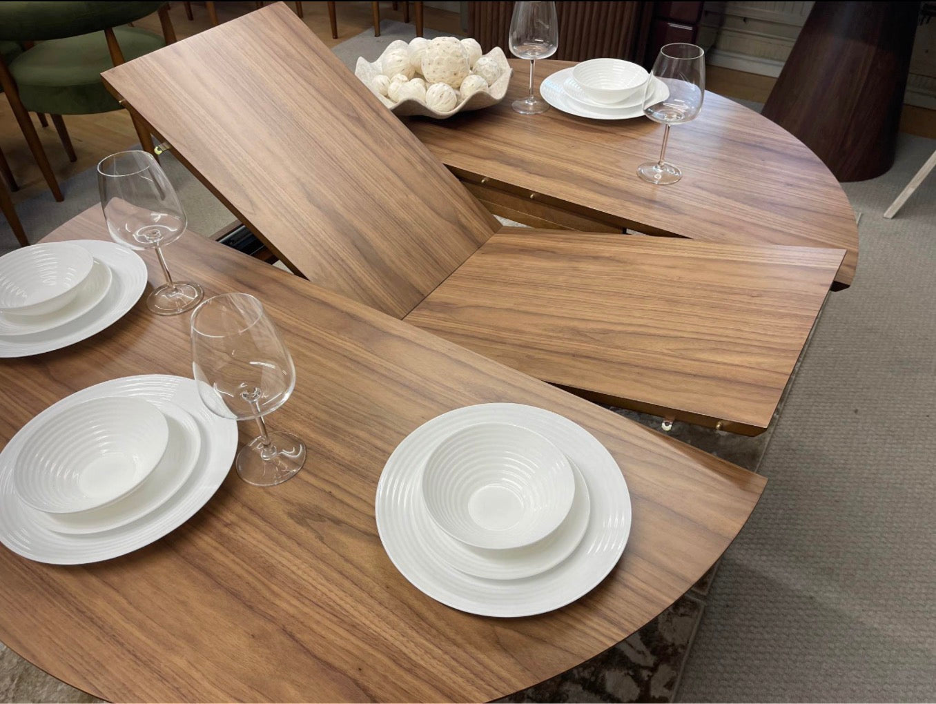 Montreux Round Wooden Extendable Dining Table